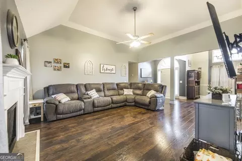 313 Christopher Luke Cir, Perry, GA 31069 photo 11
