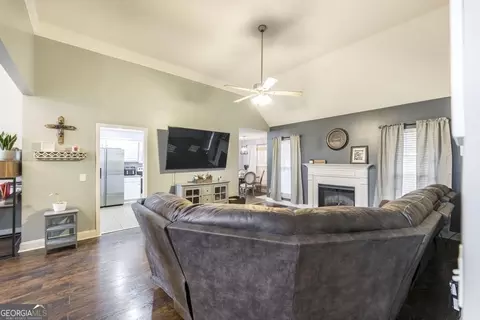 313 Christopher Luke Cir, Perry, GA 31069 photo 9