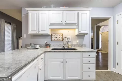 313 Christopher Luke Cir, Perry, GA 31069 photo 17