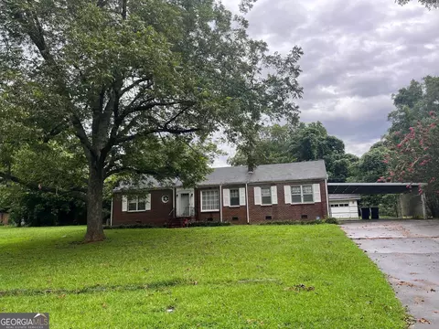 208 Covington St, Loganville, GA 30052