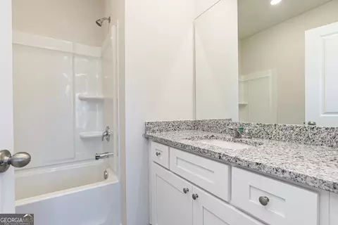 Bath - 241 Rooker Dr, Lagrange, GA 30241 photo 2 of 3