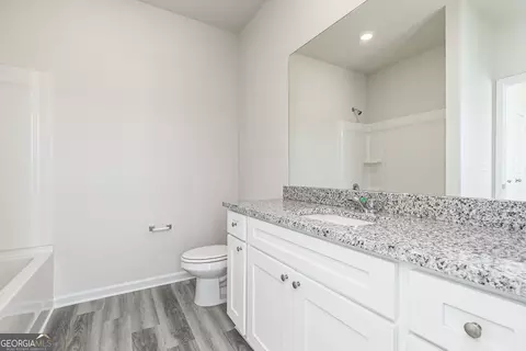 Bath - 235 Rooker Dr, Lagrange, GA 30241 photo 1 of 2