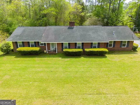 203 Weatherly Dr, Baxley, GA 31513