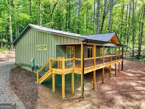 25 Lone Wolf Ct, Blairsville, GA 30512
