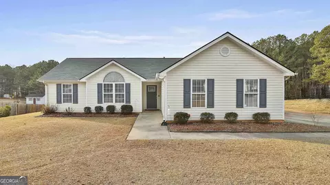 40 Hedgerose Dr, Newnan, GA 30265