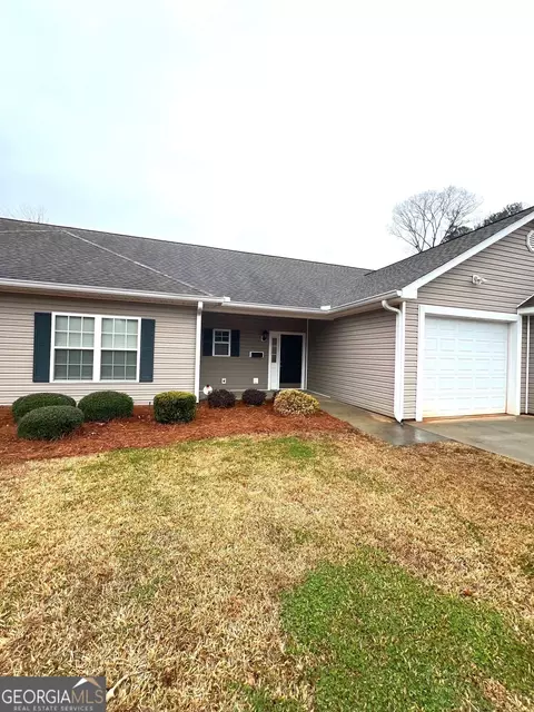 201 Wedgewood Dr #B2, Sandersville, GA 31082
