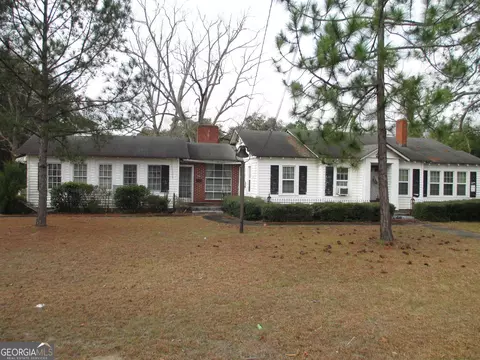 87 Coffee St, Hazlehurst, GA 31539