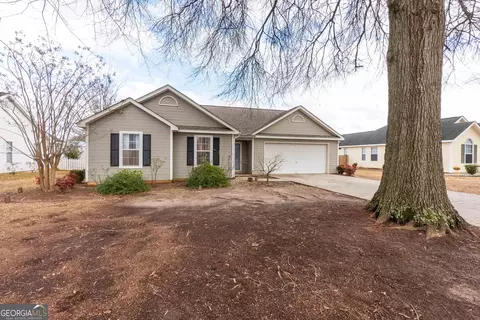 108 Mayfair Cir, Warner Robins, GA 31093