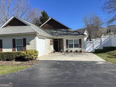 412 Long View Cir, Hiawassee, GA 30546