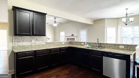 143 Hamilton Lake Dr, Lagrange, GA 30241 photo 13