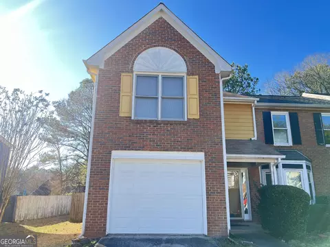8055 Woodlake Dr, Riverdale, GA 30274