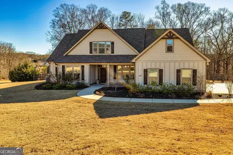 10 Cash Ct, Newnan, GA 30265