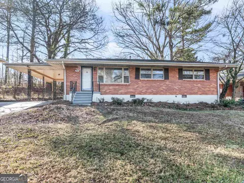717 Oakdale Dr, Forest Park, GA 30297