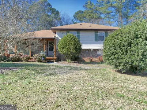 6965 Stephens Dr, Rex, GA 30273