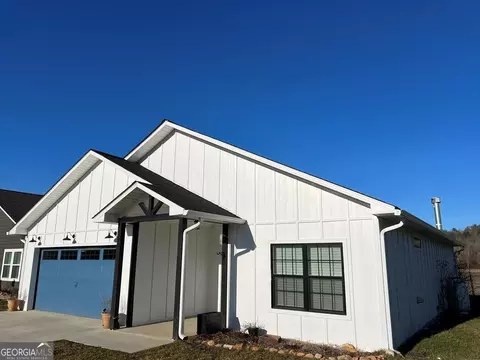 219 Riverwalk Cir, Hayesville, NC 28904