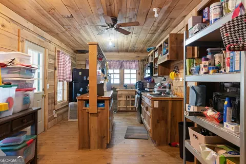 Kitchen - 784 Johnson Mountain Rd, Rydal, GA 30171 photo 5 of 6