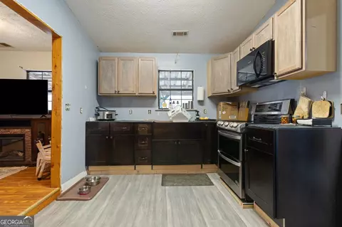 Kitchen - 784 Johnson Mountain Rd, Rydal, GA 30171 photo 2 of 6