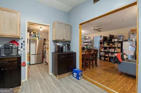 Kitchen - 784 Johnson Mountain Rd, Rydal, GA 30171 photo 4 of 6