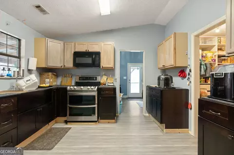 Kitchen - 784 Johnson Mountain Rd, Rydal, GA 30171 photo 1 of 6