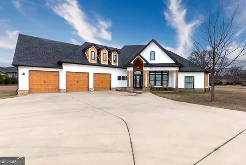 99 Bass Rd, Warner Robins, GA 31088