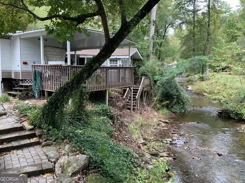 136 Creekview Dr, Cleveland, GA 30528