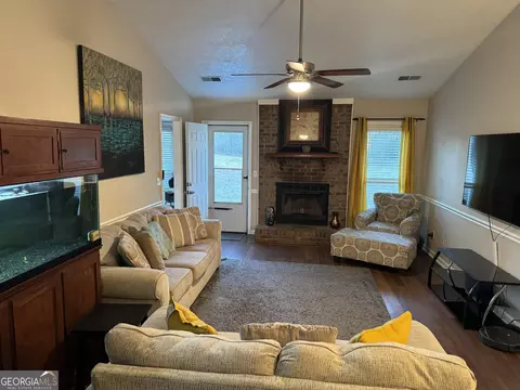 111 Evans Ct, Lagrange, GA 30241 photo 3