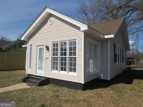 356 Wingfoot St, Rockmart, GA 30153