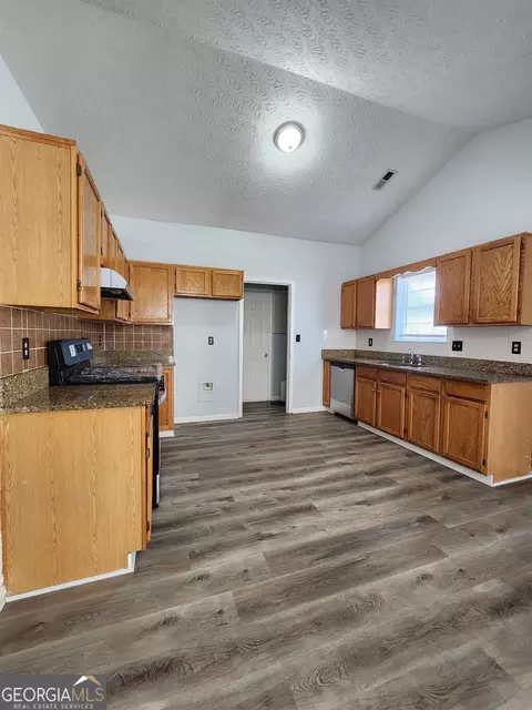 5927 Farmbrook Ln, Rex, GA 30273 photo 6