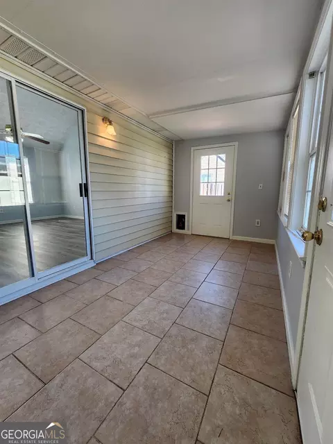 5927 Farmbrook Ln, Rex, GA 30273 photo 13