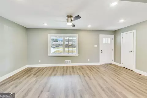 6499 Sinclair Pl, Morrow, GA 30260 photo 4