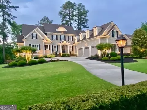 340 Newhaven Dr, Fayetteville, GA 30215