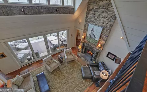 Living - 1143 E Wildcat Rd, Clarkesville, GA 30523 photo 4 of 10
