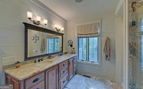 Bath - 1143 E Wildcat Rd, Clarkesville, GA 30523 photo 1 of 9