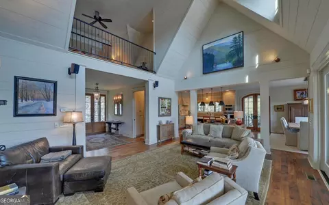 Living - 1143 E Wildcat Rd, Clarkesville, GA 30523 photo 5 of 10