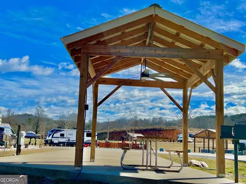 112 Mountain Meadows Dr, Morganton, GA 30560