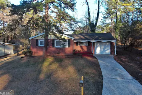 1203 Pineglen Dr, Riverdale, GA 30296