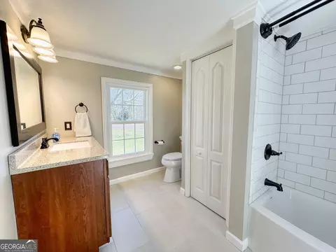 Bath - 14 Hood Rd, Lagrange, GA 30241 photo 2 of 5