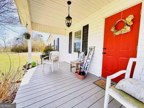 Exterior - 14 Hood Rd, Lagrange, GA 30241 photo 3 of 13