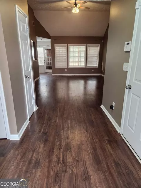 111 Perimeter Dr, Lagrange, GA 30241 photo 2