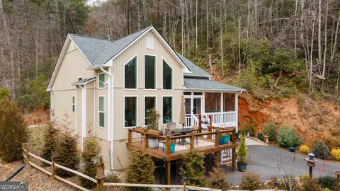 776 Valley St, Clayton, GA 30525