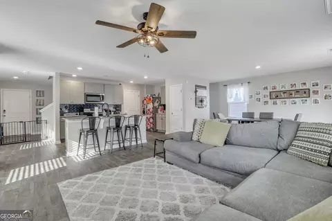 Living - 109 Nevis Rd, Guyton, GA 31312 photo 2 of 4