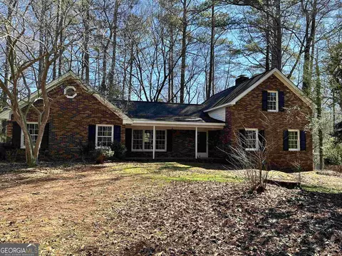 9 Heritage Tr, Newnan, GA 30263