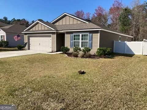 235 Waters Edge Dr, Kingsland, GA 31548