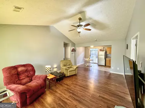 101 Chapman Ct, Lagrange, GA 30240 photo 2