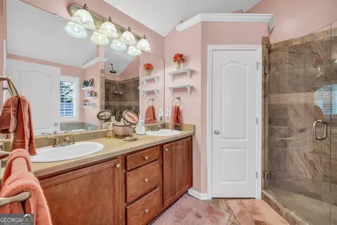 Bath - 978 Compass Dr, Bethlehem, GA 30620 photo 6 of 9