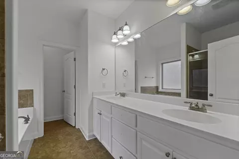 Bath - 728 Weathersby Chase, Hampton, GA 30228 photo 1 of 7