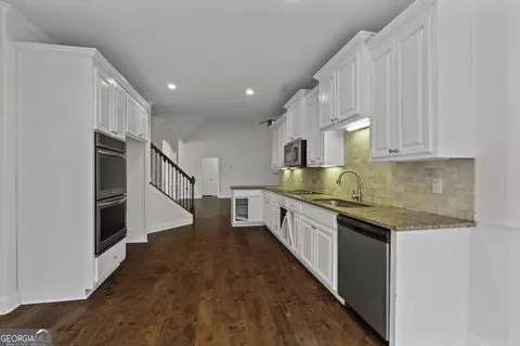 Kitchen - 728 Weathersby Chase, Hampton, GA 30228 photo 4 of 4