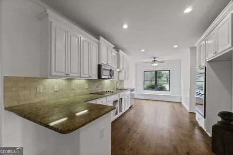 Kitchen - 728 Weathersby Chase, Hampton, GA 30228 photo 1 of 4