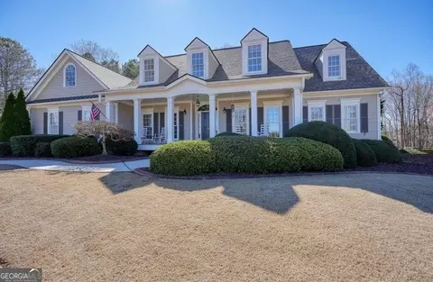 200 Meadow Ridge Ct, Canton, GA 30115
