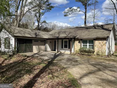 4962 Moor Ct, Ellenwood, GA 30294